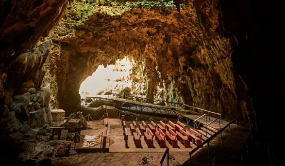 Callao Cave interior